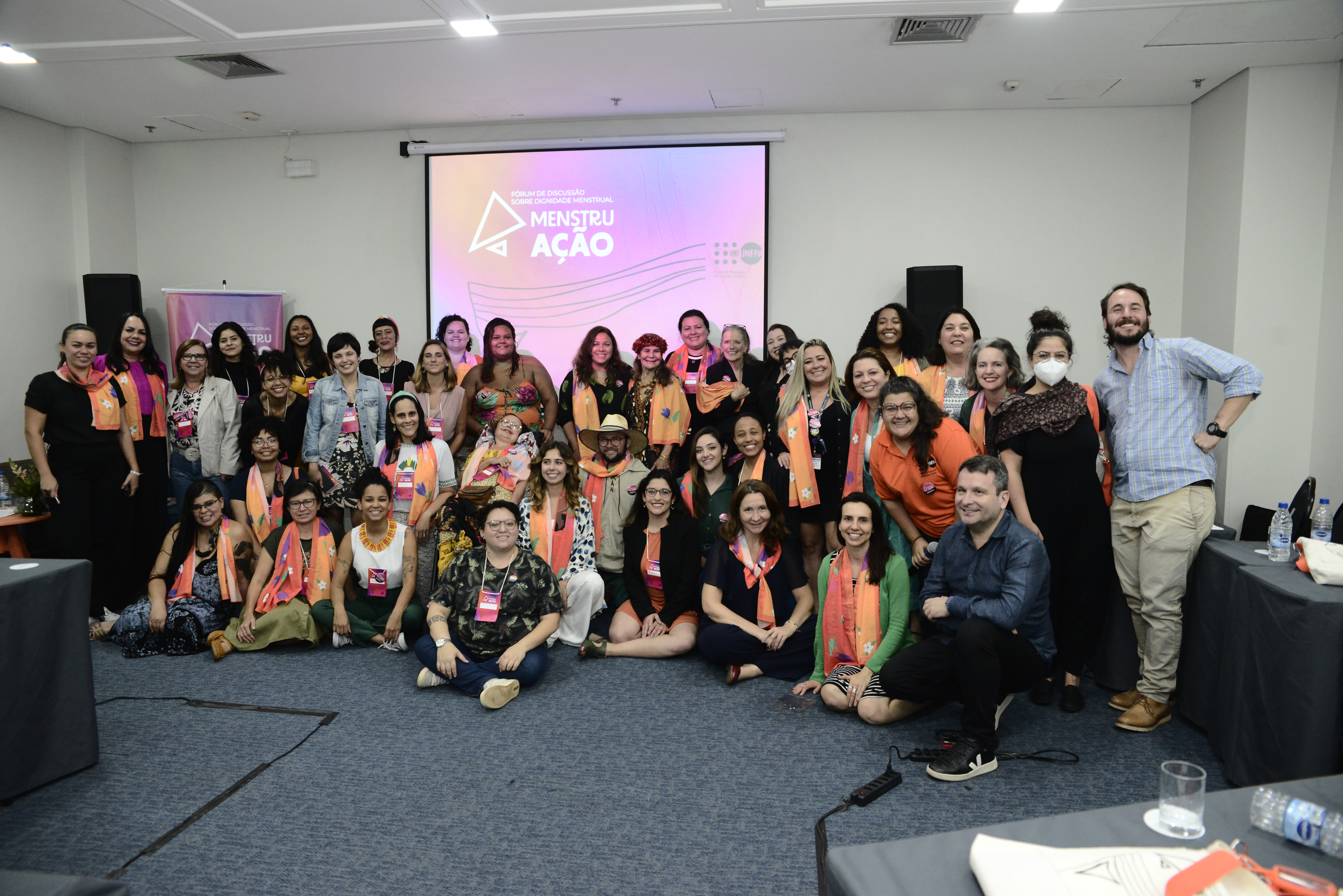 Participantes reunidas no encerramento do Fórum de Dignidade Menstrual Foto: ©UNFPA/Sheila Leal