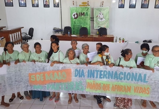 Em maio deste ano, o Instituto Mulheres da Amazônia e a Associação Maria Esperança realizaram o "Encontro Parteiras Tradicionais