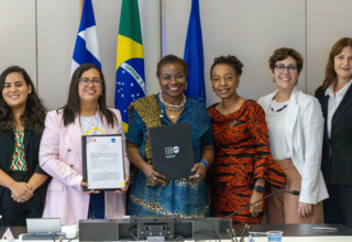 A vice-prefeita e secretária de saúde de Salvador, Ana Paula Matos, e Natalia Kanem, diretora-executiva do UNFPA, fortalecem o c