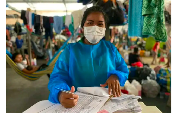 Fiorella Lisenni Ramos Blanco trabalhou como monitora de saúde em um abrigo em Boa Vista, Brasil, em 2020. © Fiorella Lisenni Ra