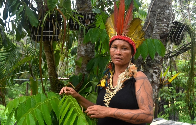 Lutana Ribeiro é a única cacica mulher do Parque das Tribos, em Manaus