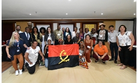 Participantes do workshop "Daqui Pra Li, De Lá Pra Cá: Conexões e Trocas entre Juventudes Angola - Brasil - Cabo Verde". 