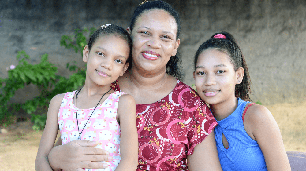 No Brasil, são as mulheres negras, assim como Leona, as que mais assumem os trabalhos de cuidado, remunerados ou não