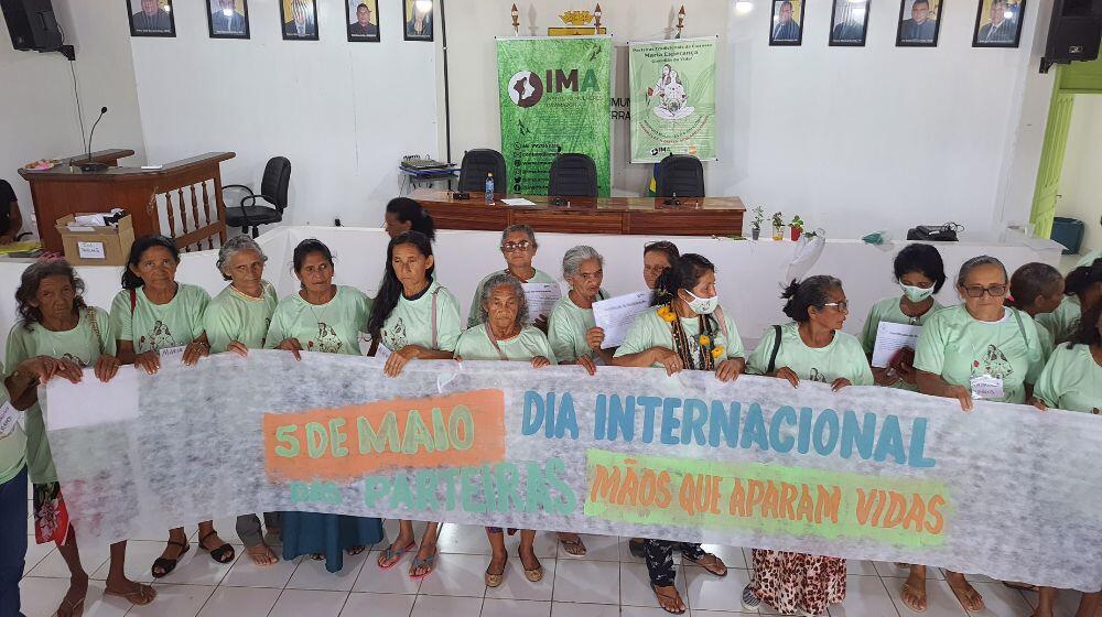 Em maio deste ano, o Instituto Mulheres da Amazônia e a Associação Maria Esperança realizaram o "Encontro Parteiras Tradicionais