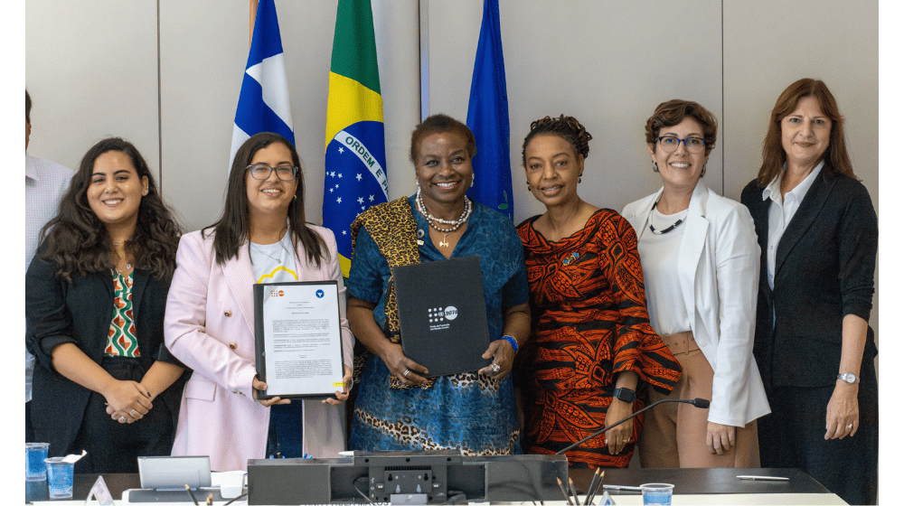 A vice-prefeita e secretária de saúde de Salvador, Ana Paula Matos, e Natalia Kanem, diretora-executiva do UNFPA, fortalecem o c