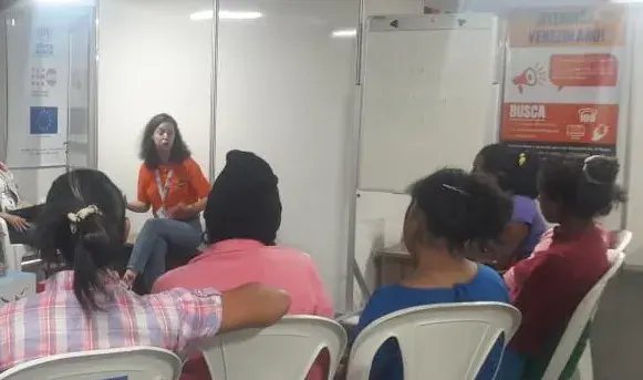 Roda de Conversa sobre saúde sexual e reprodutiva reúne 24 adolescentes venezuelanas em Roraima