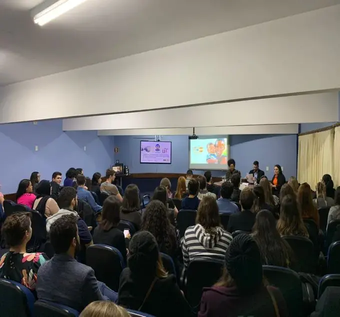 Equipe do UNFPA faz palestra, em Foz do Iguaçu, sobre trabalho do Fundo e sua relação com a Agenda 2030 