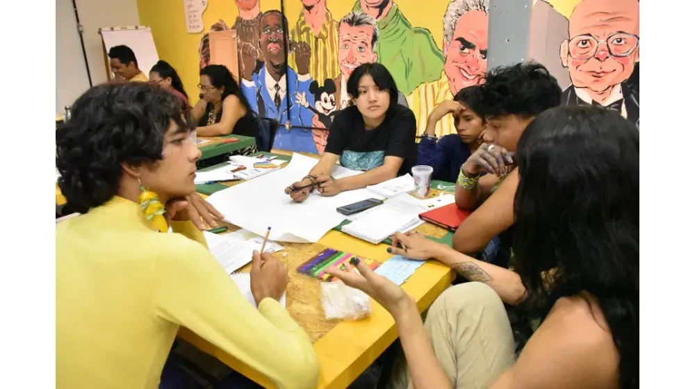 Em Manaus, indígenas LGBTQIA+ dialogam e constroem caminhos para proteção, valorização e visibilidade da população